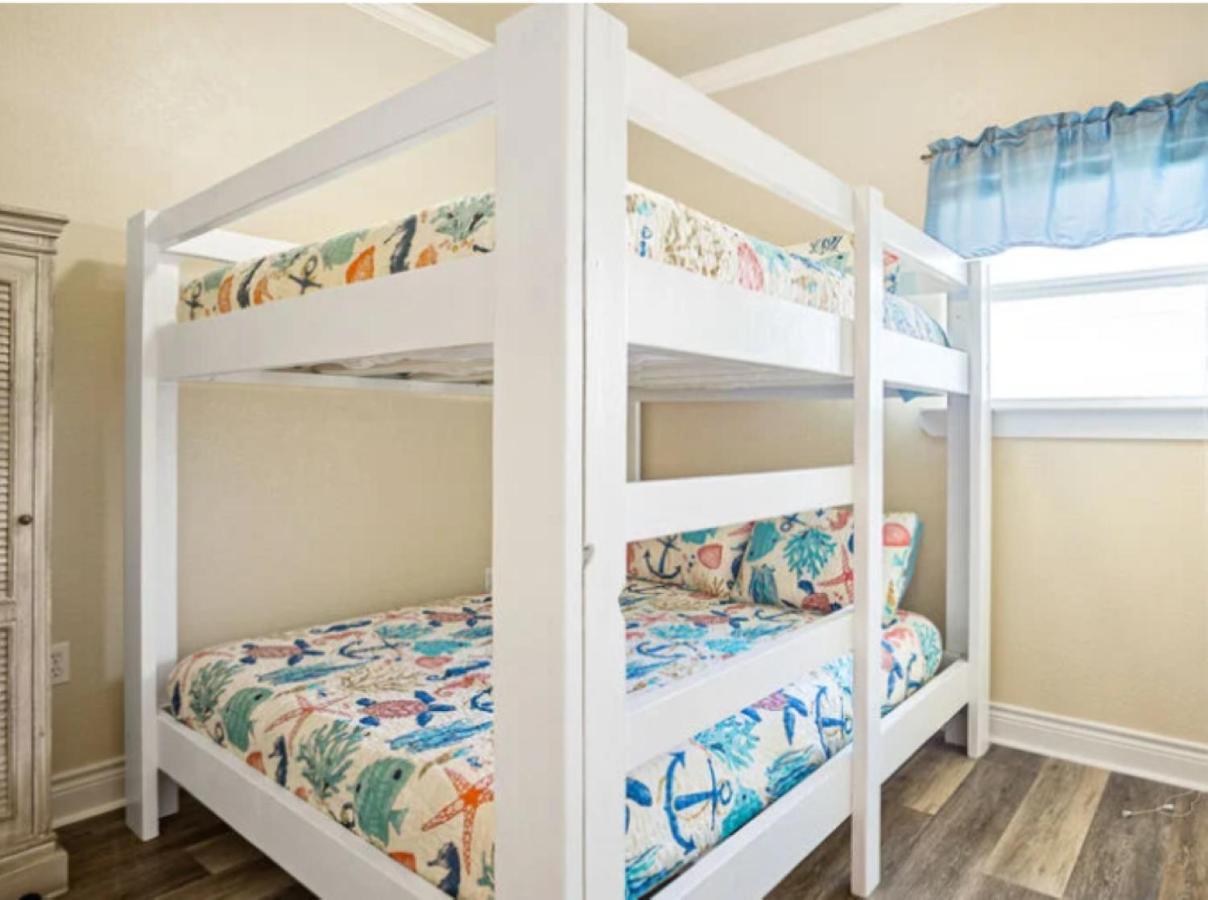 Fancy Nancy 2 Min Walk To Beach, Lyft, Pet-Friendly Bolivar Peninsula 外观 照片